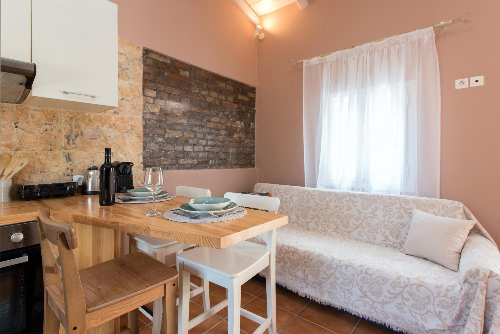 Nikas Guest House Kanálion エクステリア 写真